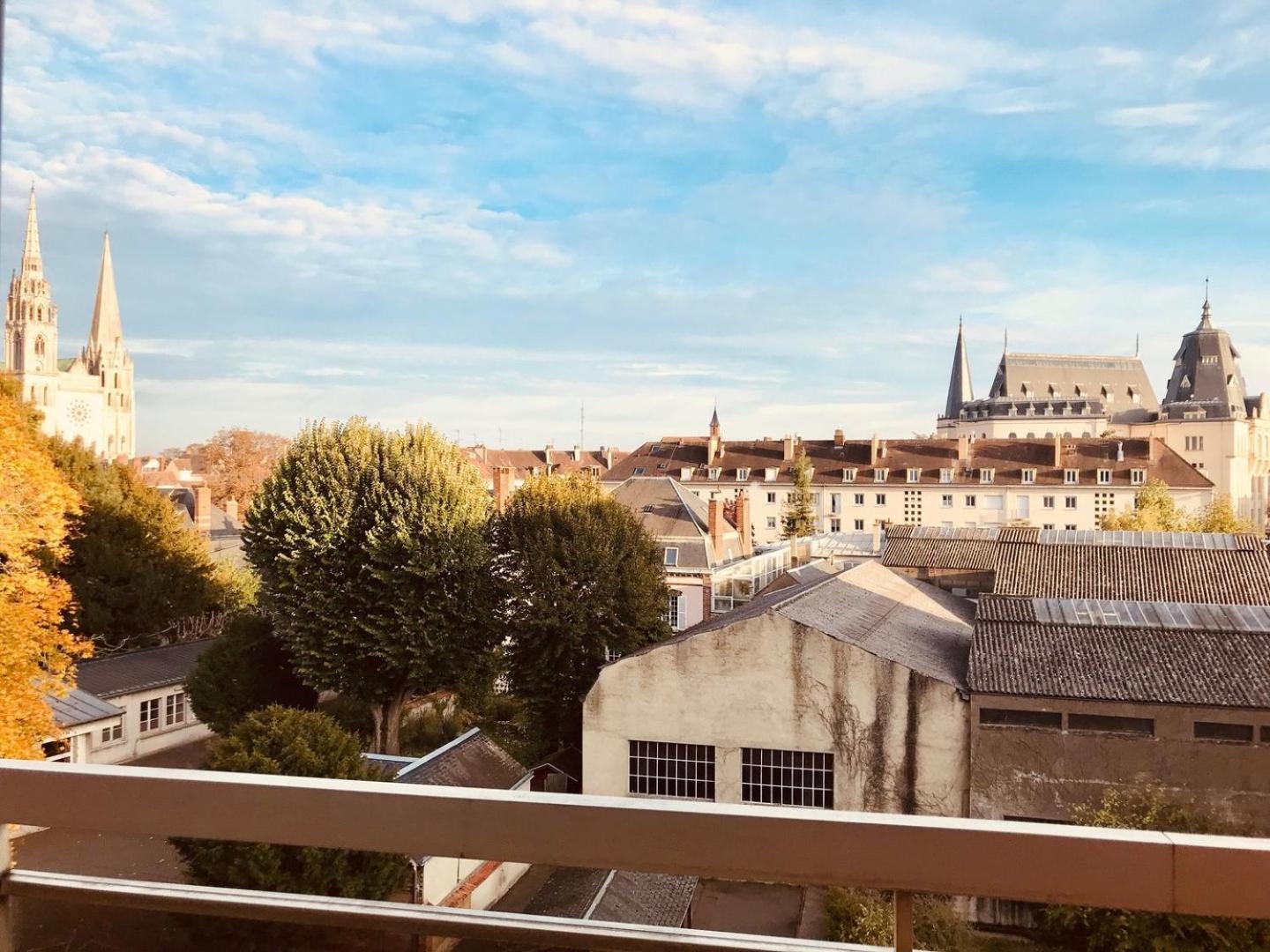 Appartement Avec Parking Et Balcon Vue Cathedrale Шартър Екстериор снимка