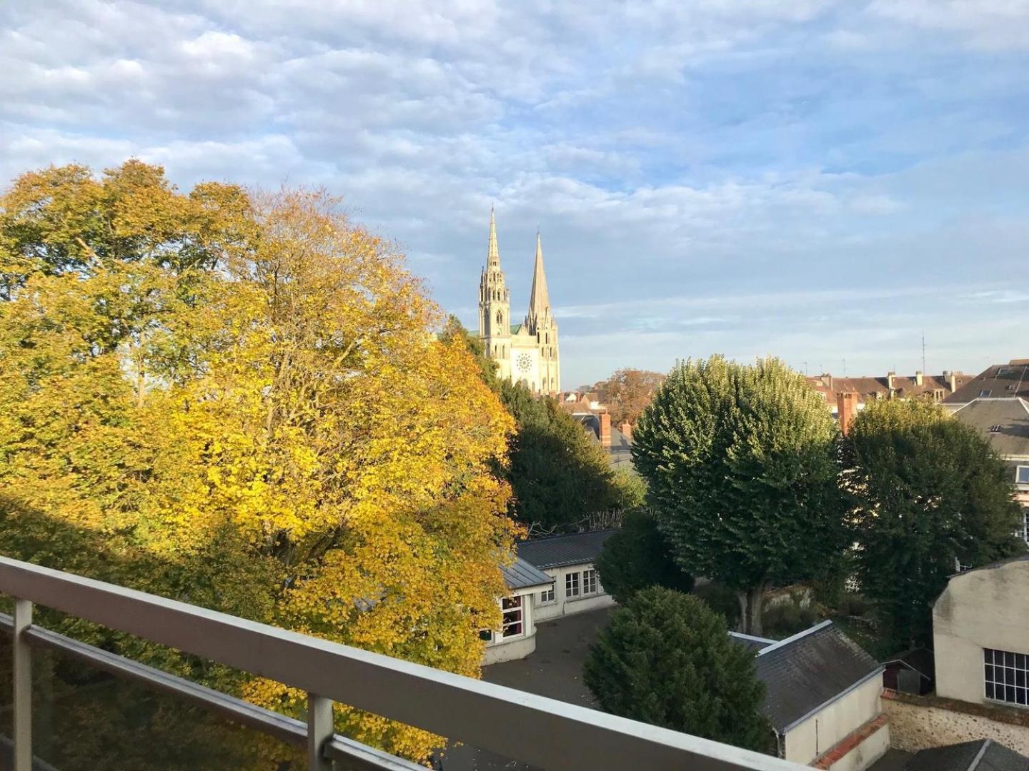 Appartement Avec Parking Et Balcon Vue Cathedrale Шартър Екстериор снимка